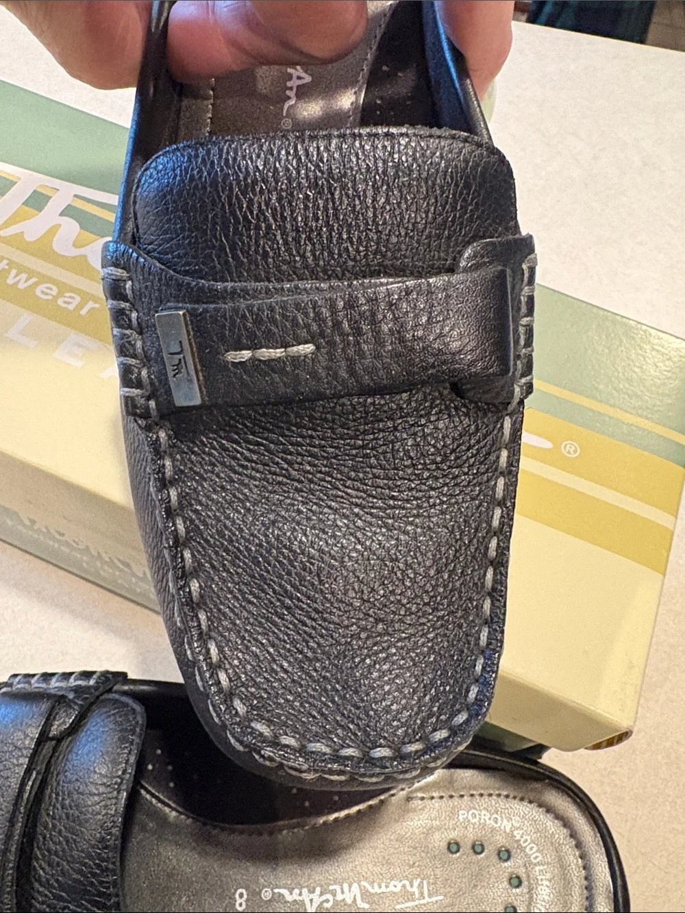 Thom McAn Black Pebbled Leather Slip-On Loafers shoes women’s size 8